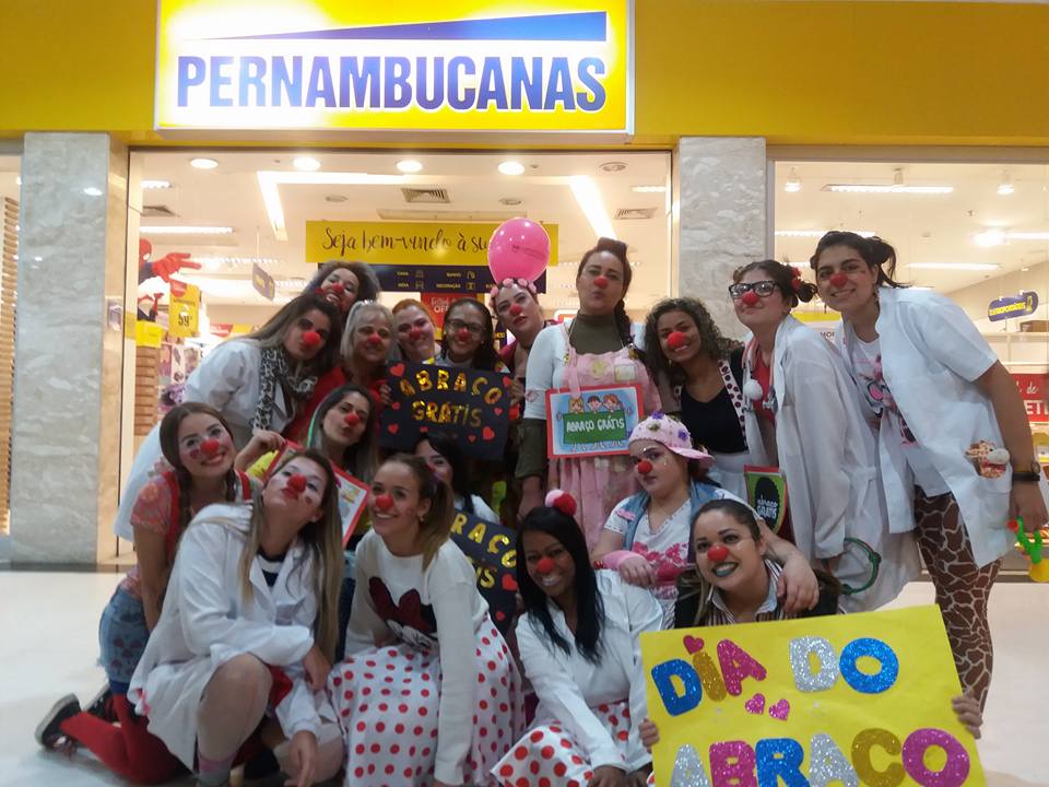 Doutores do Riso no Shopping Bonsucesso - Campanha do abraço!
